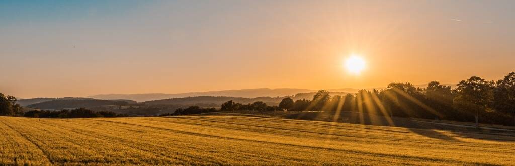 Ein Lichtwecker simuliert den natürlichen Sonnenaufgang